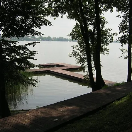 Bialy Domek Nad Jeziorem Mikołajki