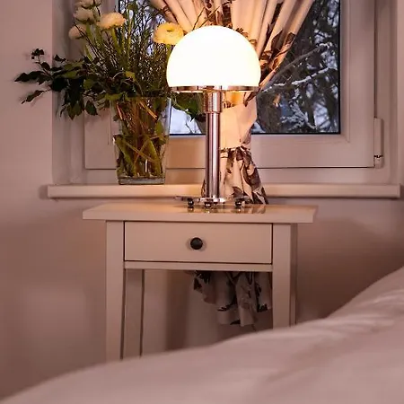 Bialy Domek Nad Jeziorem Ferienhaus *